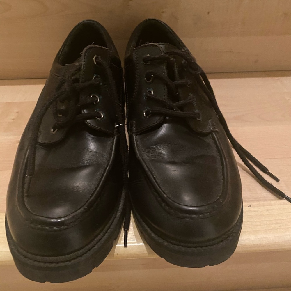 Dress shoes